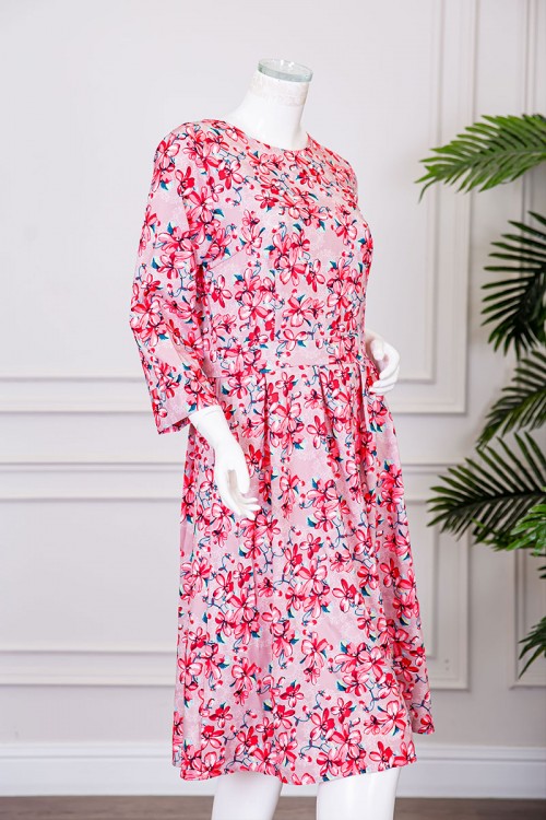 فستان نسائي ميدي مشجر ياقة دائرية و بزم في الخصر ذو أكمام طويلة