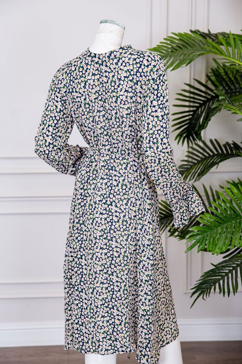 فستان نسائي مشجر ميدي ياقة عالية بأزرار و برباط في الخصر ذو أكمام طويلة