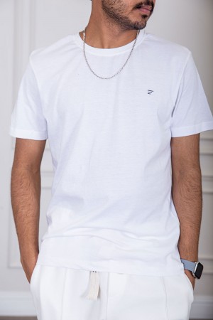 تيشيرت رجالي لون أبيض بياقة دائرية 