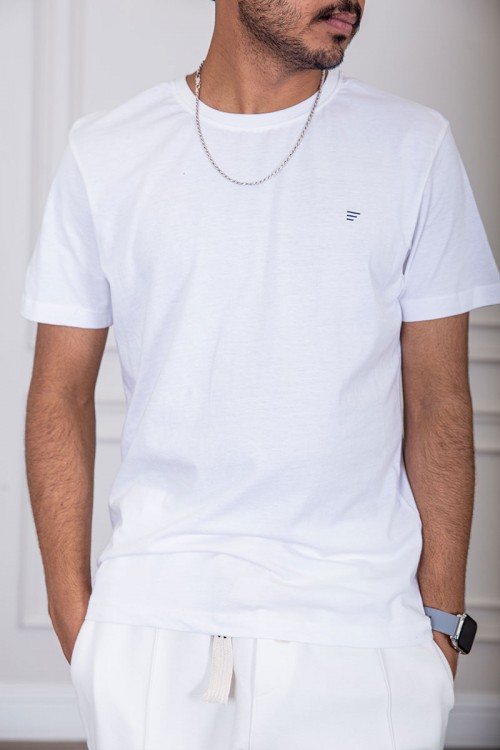 تيشيرت رجالي لون أبيض بياقة دائرية