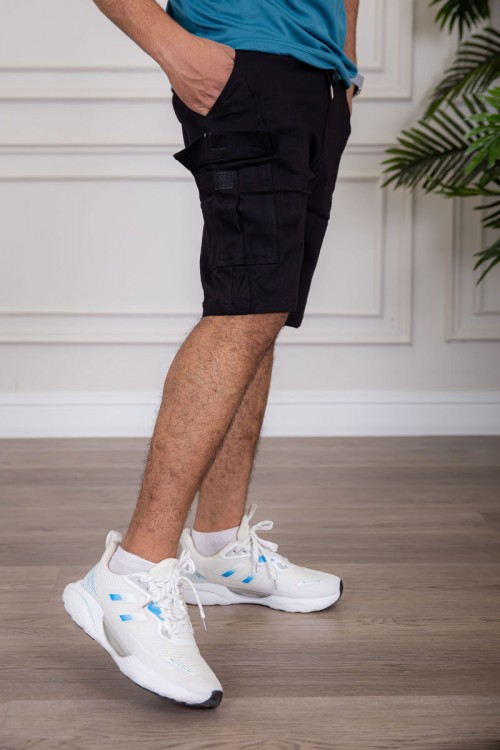 شورت رجالي لون أسود بجيوب من الجانبين و الخلف مزين بطبعة ذو رباط في الخصر