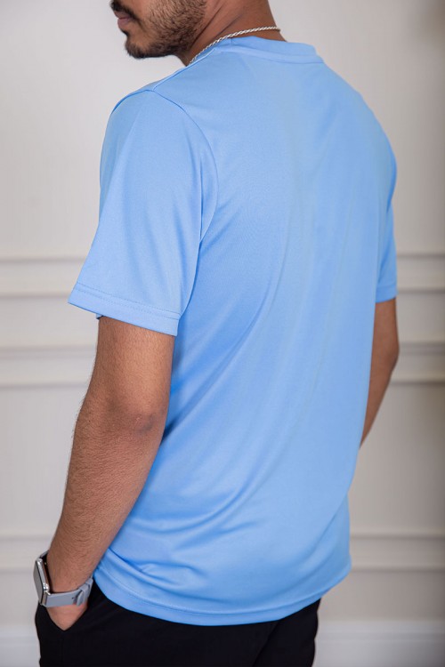 تيشيرت رجالي لون سماوي بياقة دائرية سادة