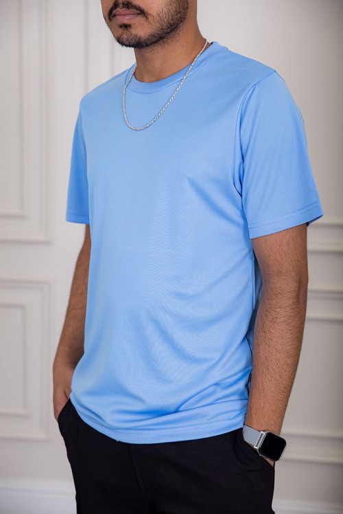 تيشيرت رجالي لون سماوي بياقة دائرية سادة