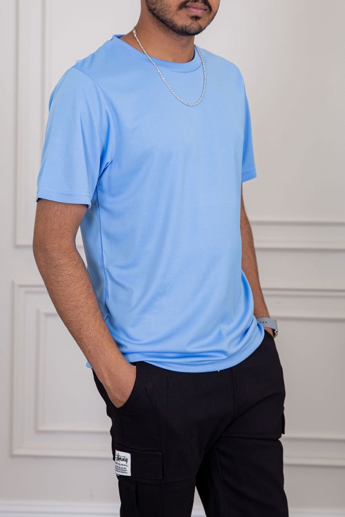 تيشيرت رجالي لون سماوي بياقة دائرية سادة