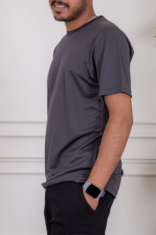 تيشيرت رجالي لون رصاصي بياقة دائرية سادة