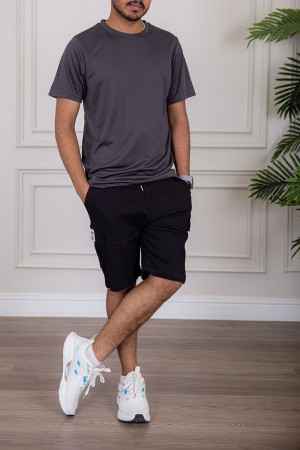 تيشيرت رجالي لون رصاصي بياقة دائرية سادة