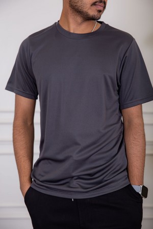 تيشيرت رجالي لون رصاصي بياقة دائرية سادة