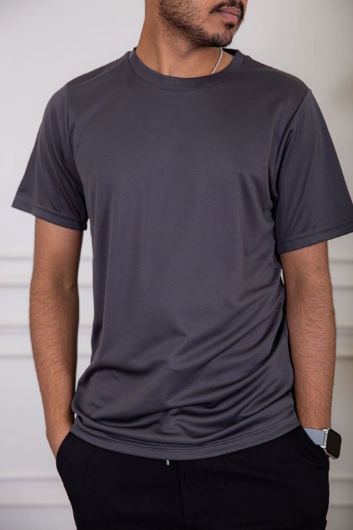 تيشيرت رجالي لون رصاصي بياقة دائرية سادة