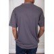 تيشيرت رجالي لون رصاصي بياقة دائرية مزين بطبعة من الأمام