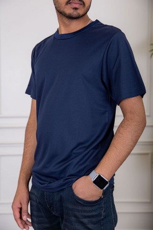 تيشيرت رجالي لون كحلي بياقة دائرية سادة