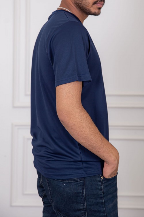 تيشيرت رجالي لون كحلي بياقة دائرية سادة