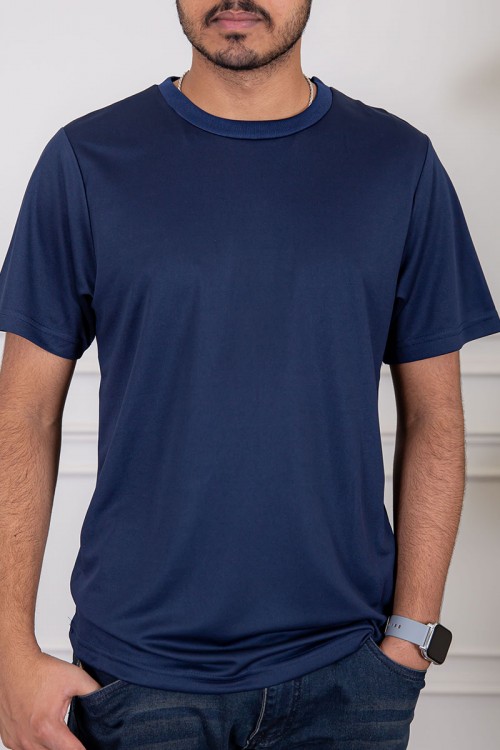 تيشيرت رجالي لون كحلي بياقة دائرية سادة