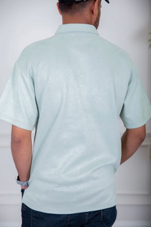 بلوزة رجالي لون تفاحي بياقة مطوية و أزرار من الأمام و بأكمام قصيرة 