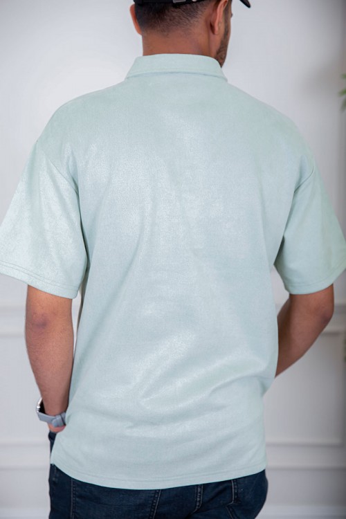 بلوزة رجالي لون تفاحي بياقة مطوية و أزرار من الأمام و بأكمام قصيرة