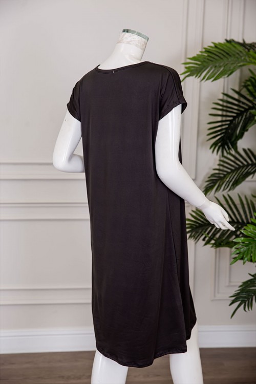 قميص نسائي قصير متعدد الألوان بياقة دائرية و بأكمام قصيرة