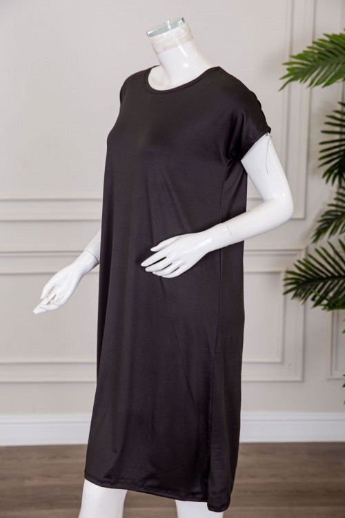 قميص نسائي قصير متعدد الألوان بياقة دائرية و بأكمام قصيرة