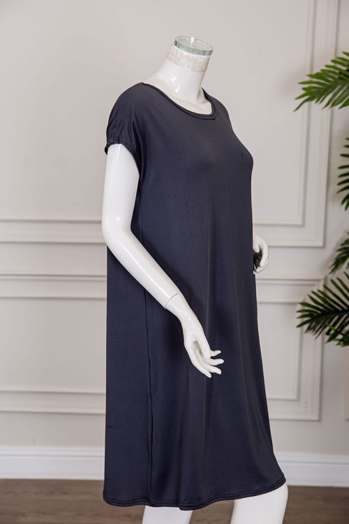 قميص نسائي قصير متعدد الألوان بياقة دائرية و بأكمام قصيرة