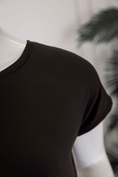 قميص نسائي قصير متعدد الألوان بياقة دائرية و بأكمام قصيرة