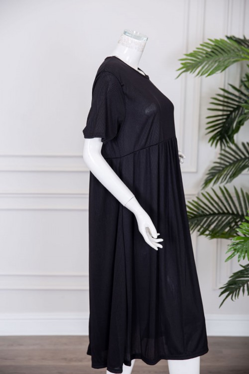 قميص نسائي قصير لون أسود قصة كلوش ياقة دائرية و بأكمام قصيرة