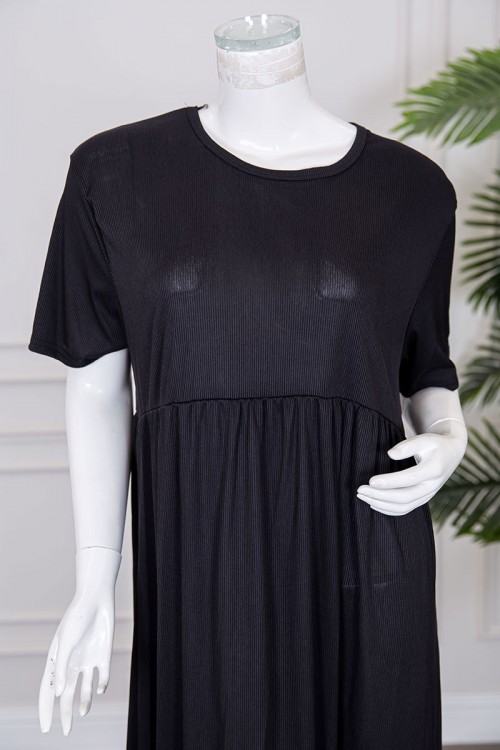 قميص نسائي قصير لون أسود قصة كلوش ياقة دائرية و بأكمام قصيرة