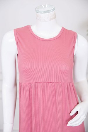 قميص نسائي قصير لون وردي بياقة دائرية و بدون أكمام