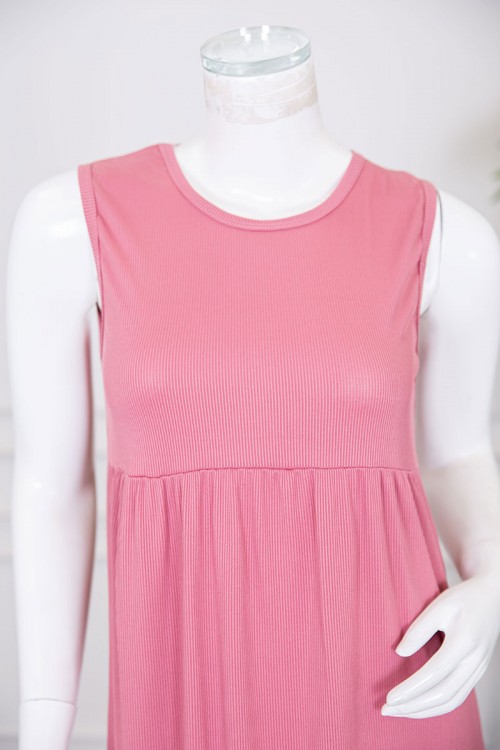 قميص نسائي قصير لون وردي بياقة دائرية و بدون أكمام