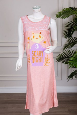 قميص نسائي قصير لون خربزي مزين بكتابات و رسومات ياقة دائرية مزينة بقماش دانتيل بدون أكمام