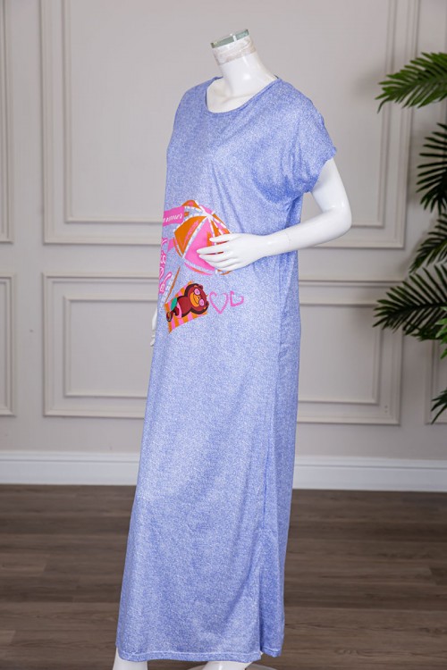 قميص نسائي طويل لون موف مزين بكتابات و رسومات ملونة بياقة دائرية و أكمام قصيرة