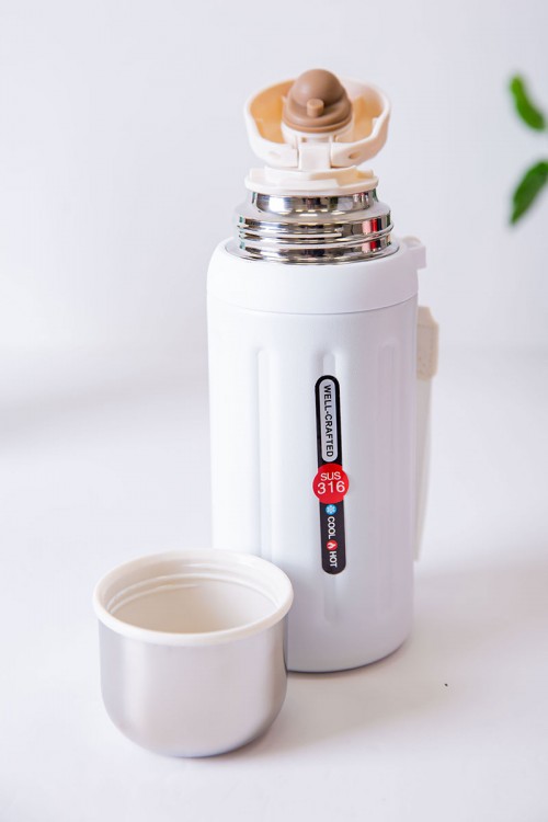 زمزمية مدرسية متعددة الألوان حافظة للحرارة و البرودة