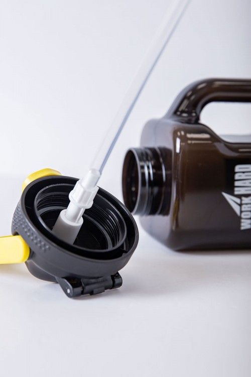 زمزمية مدرسية متعددة الألوان مزينة بكتابات من الأمام مشروب بارد بلاستيك شفاف