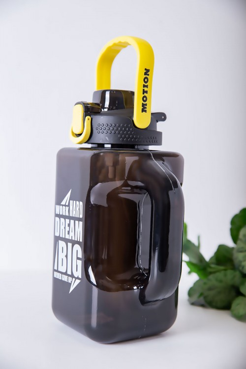 زمزمية مدرسية متعددة الألوان مزينة بكتابات من الأمام مشروب بارد بلاستيك شفاف