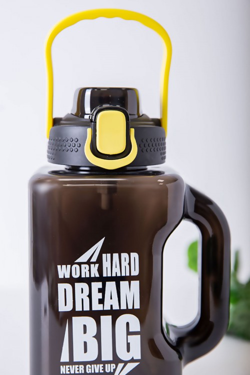 زمزمية مدرسية متعددة الألوان مزينة بكتابات من الأمام مشروب بارد بلاستيك شفاف