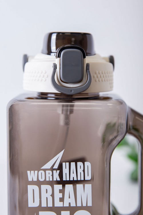 زمزمية مدرسية متعددة الألوان مزينة بكتابات من الأمام مشروب بارد بلاستيك شفاف