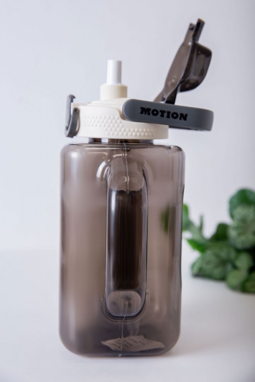 زمزمية مدرسية متعددة الألوان مزينة بكتابات من الأمام مشروب بارد بلاستيك شفاف