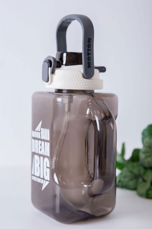 زمزمية مدرسية متعددة الألوان مزينة بكتابات من الأمام مشروب بارد بلاستيك شفاف