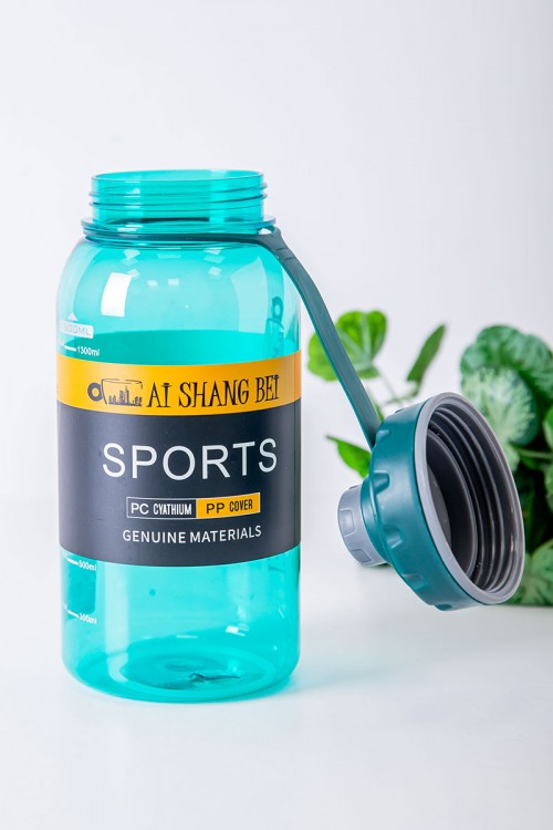 زمزمية مدرسية متعددة الألوان مزينة بكتابات من الأمام مشروب بارد بلاستيك شفاف