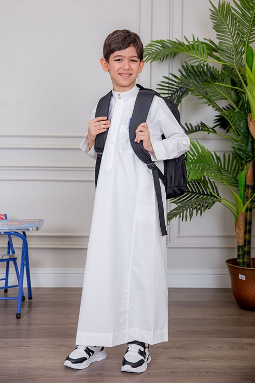 شنطة ظهر مدرسية متعدد الاوان مزينة بنقوش ملونة و بجيوب متعددة مع مقلمة