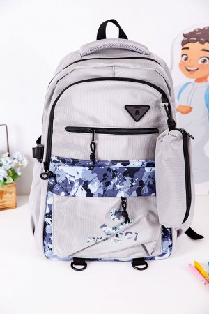 شنطة ظهر مدرسية متعدد الاوان مزينة بنقوش ملونة و بجيوب متعددة مع مقلمة 