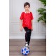 طقم ولادي رياضي قطعتين تيشيرت لون أحمر مقلم باللون الذهبي و بنطلون طويل لون أسود مخطط باللون الأحمر من الجانبين و بزم من الأسفل