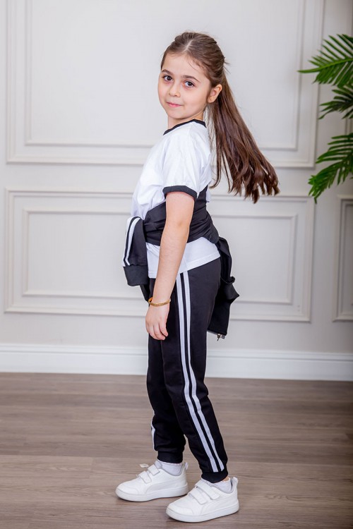 طقم رياضي بناتي مدارس 3 قطع لون أسود تيشيرت أبيض داخلي و جاكيت ذو أكمام طويلة بسحاب و جيوب من الأمام و بنطلون برباط و زم من الأسفل