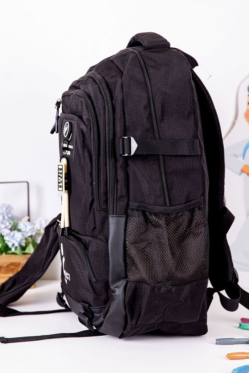 شنطة ظهر مدرسية ولادي متعددة الألوان بجيوب متعددة مع مقلمة