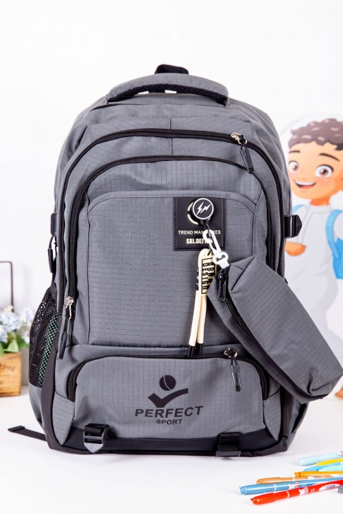 شنطة ظهر مدرسية ولادي متعددة الألوان بجيوب متعددة مع مقلمة