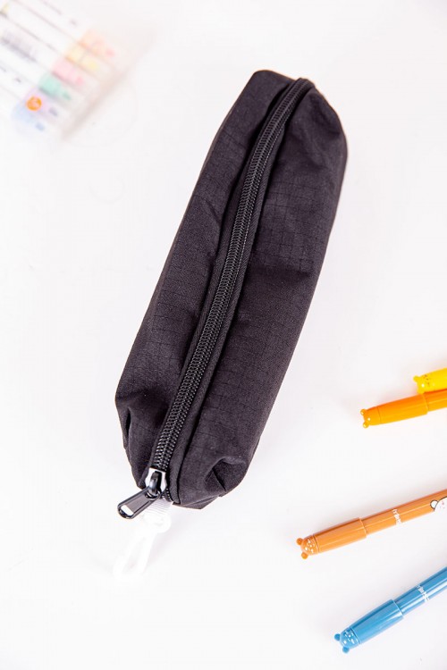 شنطة ظهر مدرسية متعددة الألوان بجيوب متعددة مع مقلمة