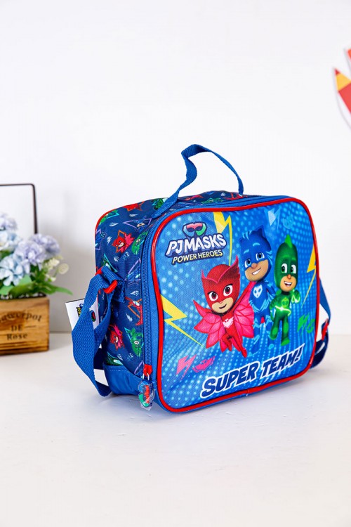 شنطة طعام ولادي لون أزرق بحواف باللون الأحمر مزينة بشخصية الأبطال المقنعون الكرتونية