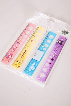 مسطرة مدرسية متعددة الألوان مزينة برسومات كرتونية و بثقوب دائرية بأحجام متعددة 