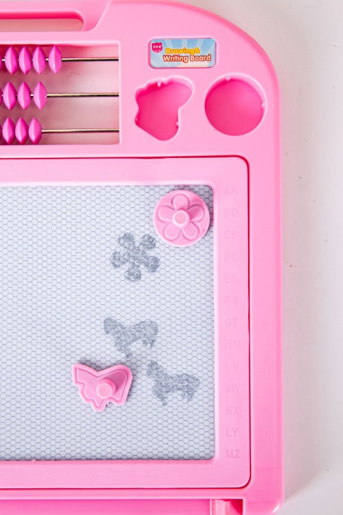 سبورة أطفال متعددة الألوان مزينة بخرز للعد و ساعة و قلم للكتابة و الرسم