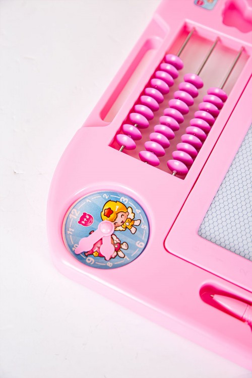 سبورة أطفال متعددة الألوان مزينة بخرز للعد و ساعة و قلم للكتابة و الرسم