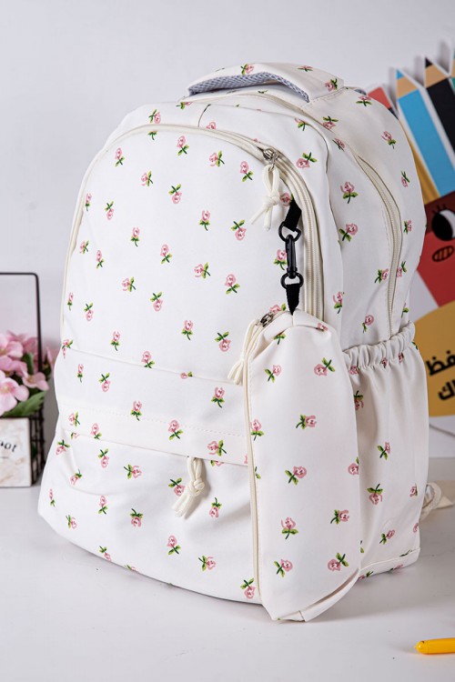 شنطة ظهر مدرسية بناتي لون بيج فاتح مزينة بورود و بجيوب متعددة مع مقلمة