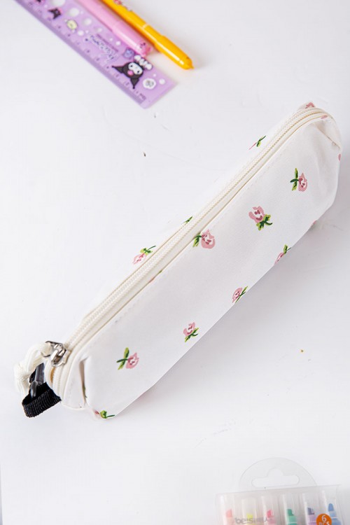 شنطة ظهر مدرسية بناتي لون بيج فاتح مزينة بورود و بجيوب متعددة مع مقلمة