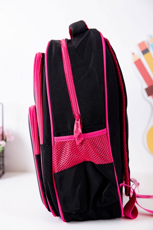 شنطة ظهر مدرسية بناتي لون أسود بحواف وردية مزينة برسومات ملونة و بجيوب متعددة